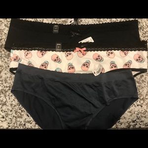 Torrid hipster panty lot size 2 NWT